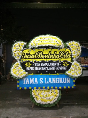 Papan Bunga Duka di Batang Kapas